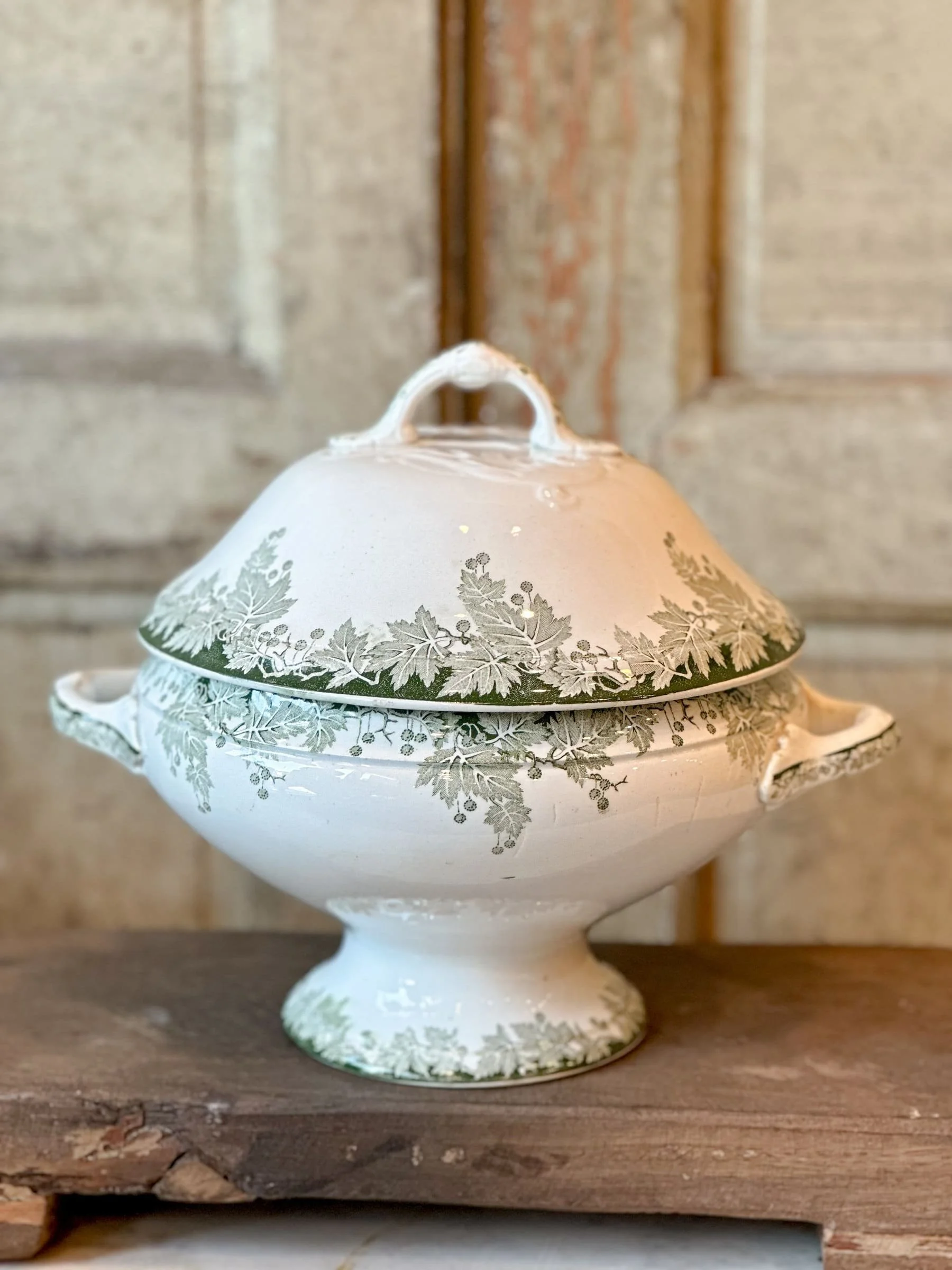 Faience Fine / France Antique 花リムプレート